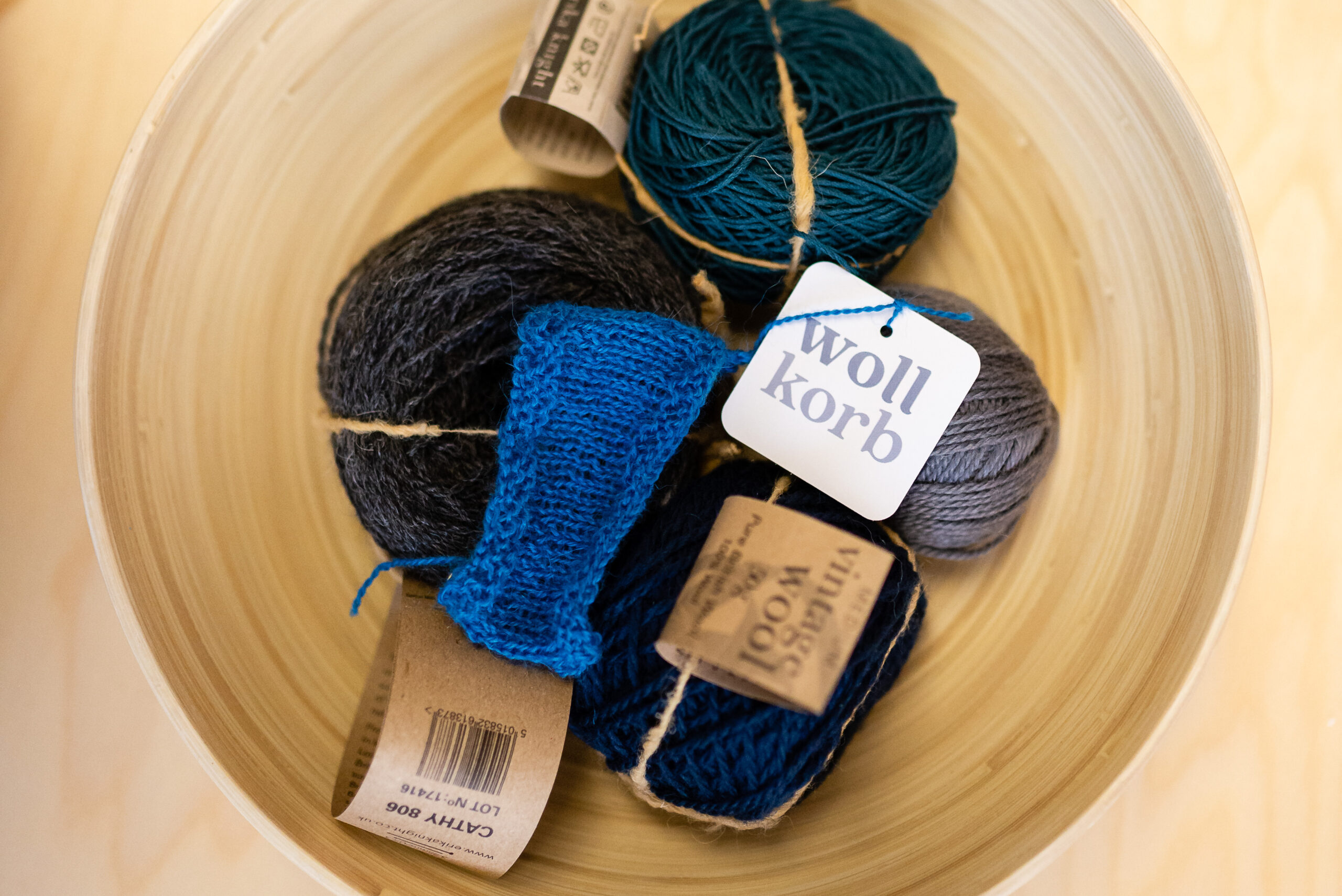 Allegria Strickgarn in Verlaufsfarben orange/grün/braun